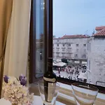 מלון Square Heritage