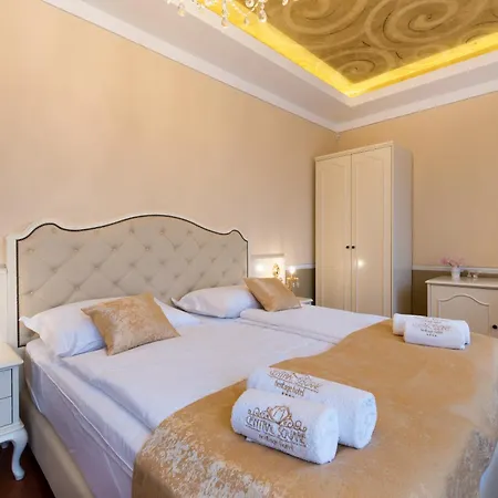 Square Heritage Hotel