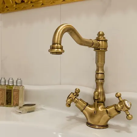 Square Heritage Hotel