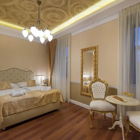 Square Heritage Split