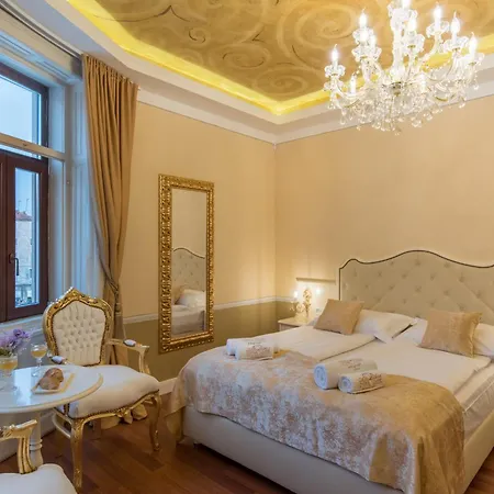 Square Heritage Hotel