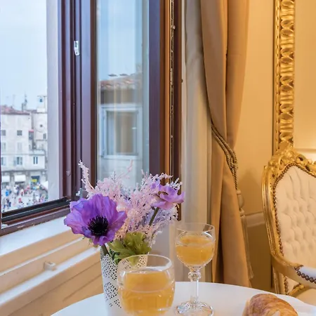 Square Heritage Hotel