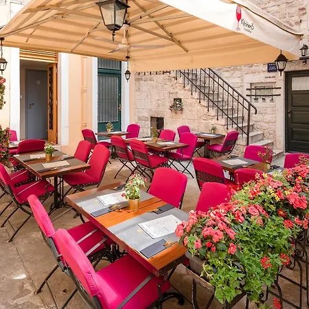 Square Heritage 4*