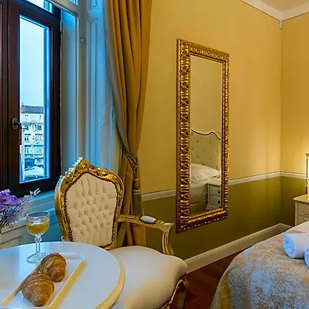 Отель Square Heritage 4*