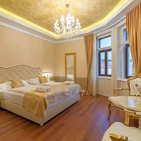 Square Heritage 4* Сплит