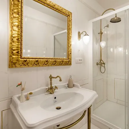 Square Heritage 4*
